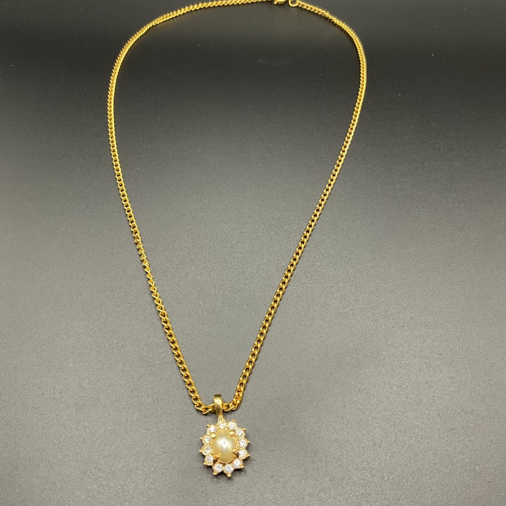 Roman Jewelry Signed Goldtone Simulated Pearl and Rhinestone Charm